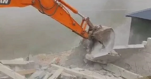 Gümüşhane yaylalarında kaçak yapıların yıkımı kararlılıkla sürüyor VİDEO İZLE