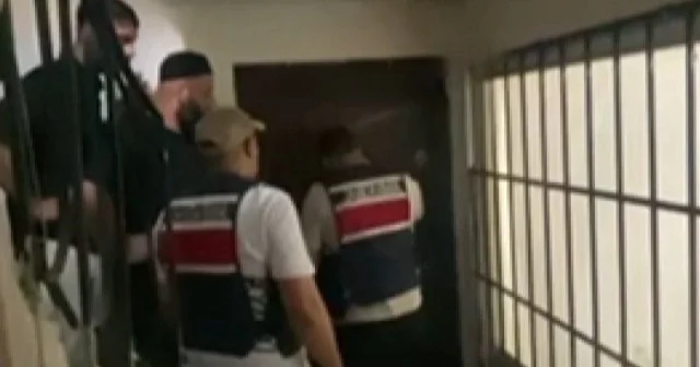 Narkotik ekiplerinden Fatih teki adrese nokta baskın: Tam 45 bin adet uyuşturucu ele geçirildi VİDEO İZLE