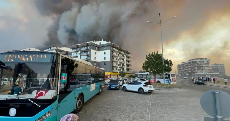 Çanakkale de orman yangını; alevler hastaneye yaklaştı