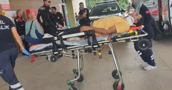 Bursa da kamyonet ile otomobil kafa kafaya çarpıştı! 6 yaralı