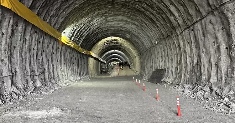 Bakan Uraloğlu: 7 saatlik yol 3,5 saate düşecek