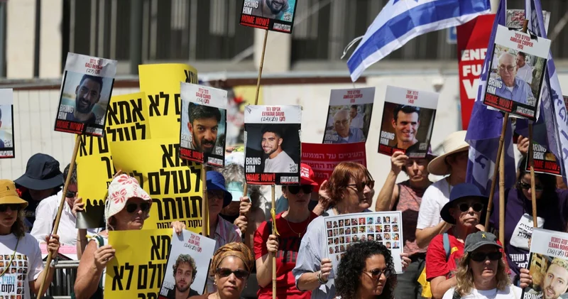 Gazze yi işgal kararının ardından İsrailli rehinelerin aileleri Netanyahu ya isyan etti