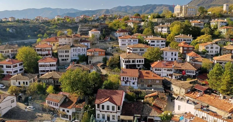 Güzelliğiyle dillere destan Safranbolu da hasat başladı: Coğrafi işaretli ürün toplandığı gibi satılıyor Sözcü Gazetesi