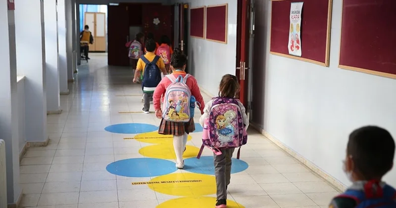 MEB 2025 2026 takvimi: Okullar ne zaman açılacak, birinci ve ikinci dönem ne zaman bitiyor, ara tatil ve yaz tatili tarihleri nedir?