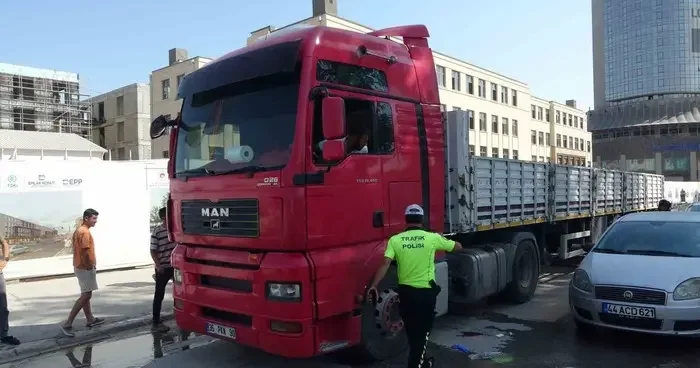 Malatya’da tır yayaya çarptı: 1 yaralı