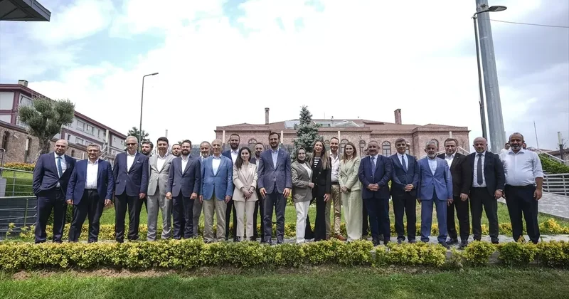 Özdemir: Anketlerde CHP nin Önündeyiz