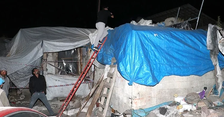 Erzurum da toprak evin damı çöktü: 2 çocuk öldü, 4 kişi yaralandı