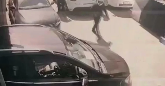 Kasklı şüphelilerden tüfek ve tabancalı soygun İzmir Haberleri