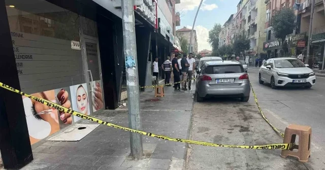 Caddede karşılaşan husumetliler arasında silahlı kavga Niğde Haberleri