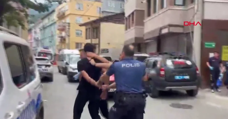 Bursa da akıl almaz olay! Polisleri hem köpeği hem kendisi ısırdı