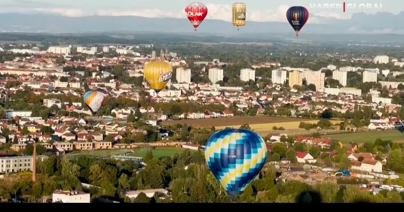Balonlar havalandı, gökyüzü renklendi