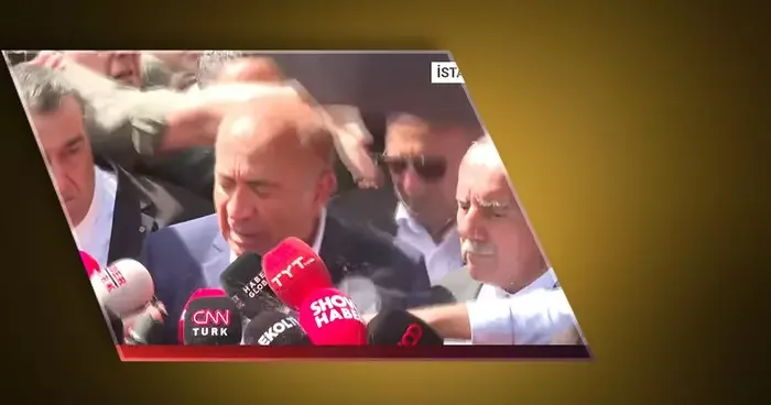 CHP İstanbul İl Başkanlığı nda gergin anlar! Gürsel Tekin e su şişesi fırlatıldı: O anlar kamerada!