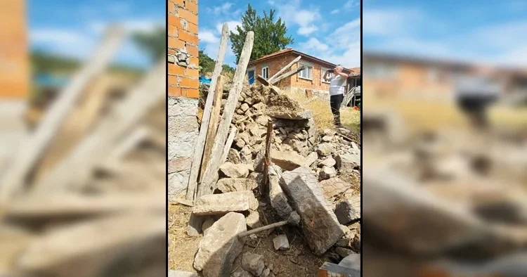 Sındırgı 6 dakika arayla 2 kez sallandı