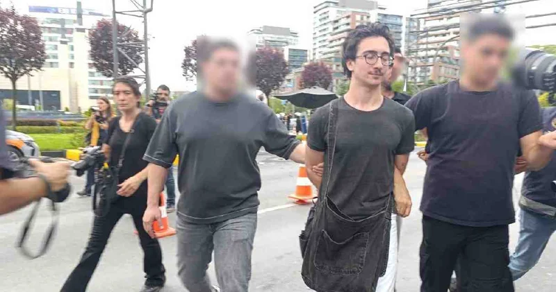 CHP İl Binası önünde ters kelepçeyle gözaltı