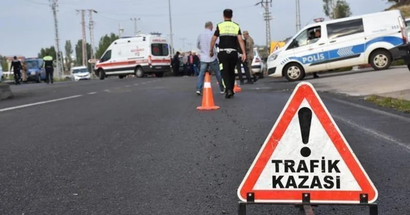 Kaldırımdaki çocuklara araba çarptı durumları ağır!