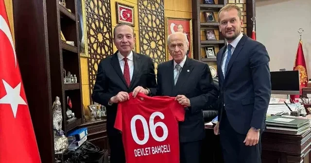 Gençlerbirliği nden MHP lideri Bahçeli ye makamında ziyaret Politika Haberleri