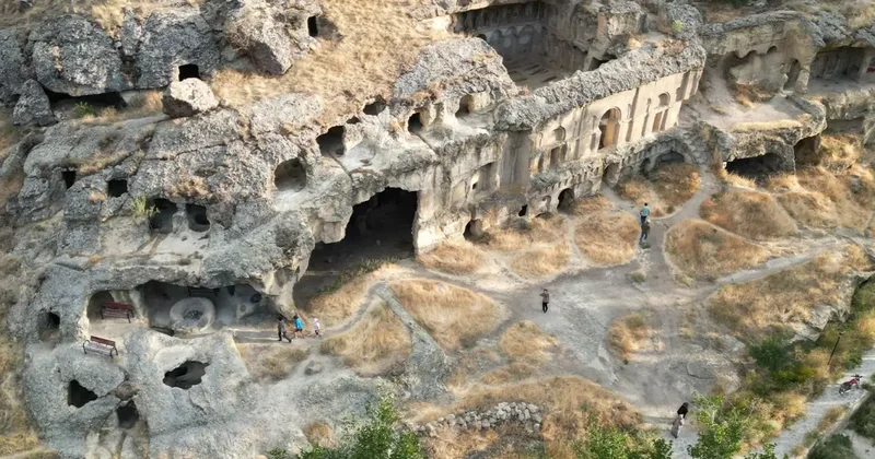 Türkiye de tek ve 800 yıldır ayakta: Üstü cami, altı kilise