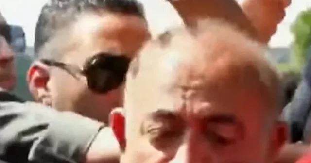 CHP’liler Gürsel Tekin’e şişe fırlattı VİDEO İZLE
