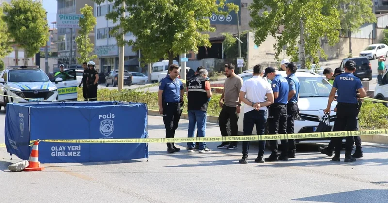 Karşıya geçmeye çalışıyordu, feci kazada yaşamını yitirdi Sözcü Gazetesi
