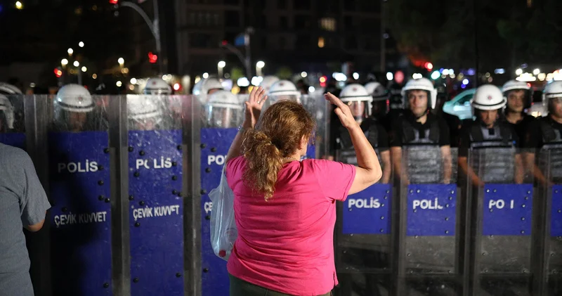 CHP, İstanbul İl Başkanlığı binasını kapatma kararı aldı
