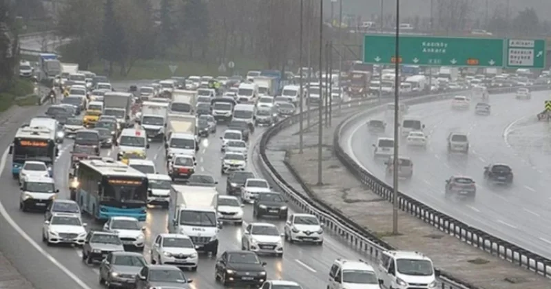Bir yanda abluka bir yanda okul açılışı! İstanbul da trafik kilit Sözcü Gazetesi