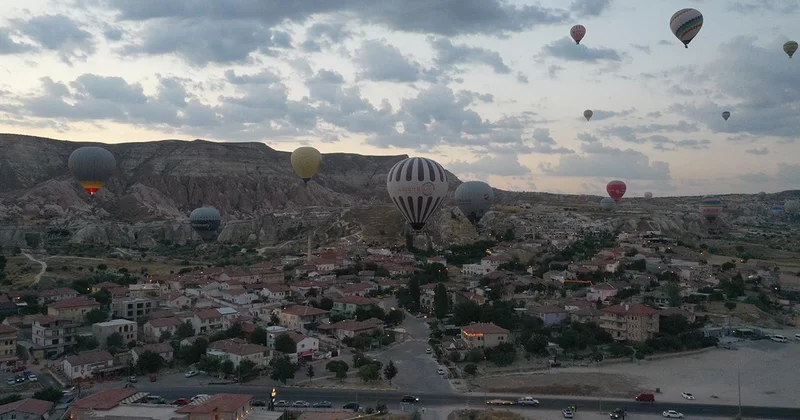 Kapadokya da balon turlarına sağanak molası