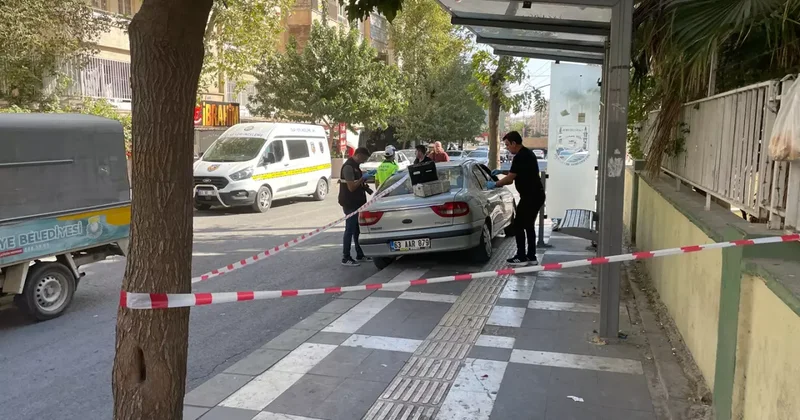 Şanlıurfa da feci kaza! Durakta bekleyen anne ve çocuklarına çarptı