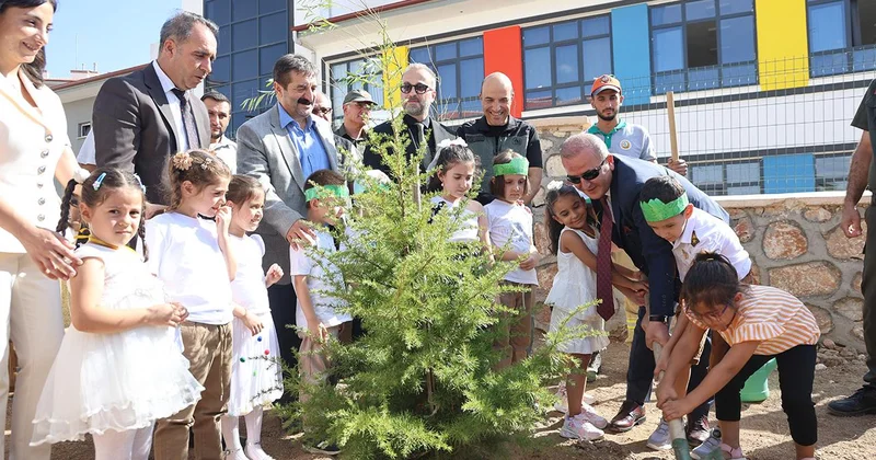 Yeni eğitim yılı ‘Yeşil Vatan’ dersiyle başladı