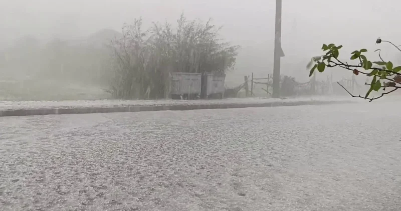 Zonguldak ta fındık büyüklüğünde dolu yağdı