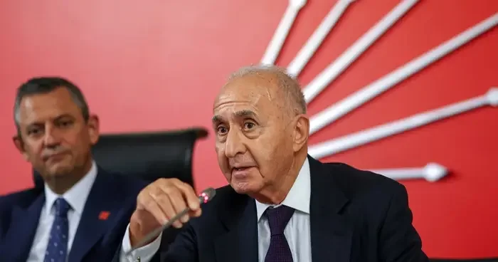 CHP nin eski genel başkanı Hikmet Çetin tedbir amaçlı yoğun bakıma alındı