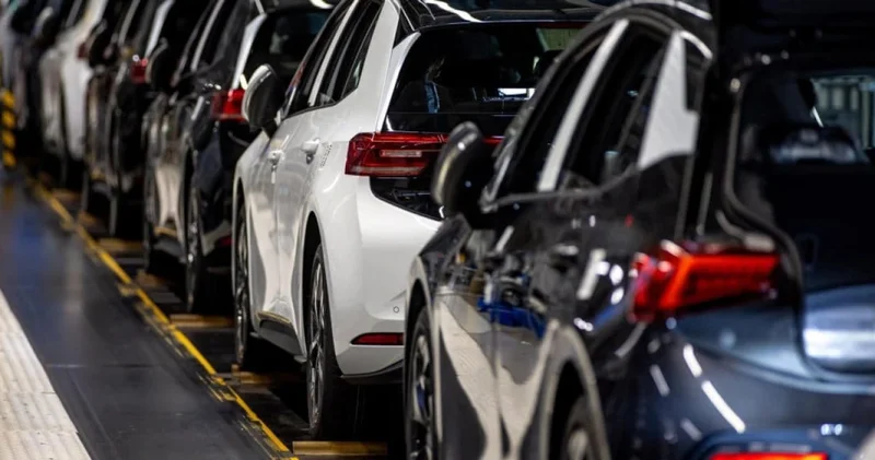 AB nin hamlesi otomotiv sektöründe paniğe yol açtı: Hisse senetleri sert düşüş yaşadı, Alman devi çakıldı