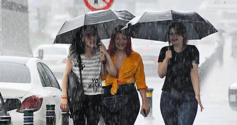 Meteoroloji il il açıkladı! Şemsiyeleri ve yağmurlukları dolaplardan çıkarın! Sıcaklıklar yerini yağışa bırakıyor