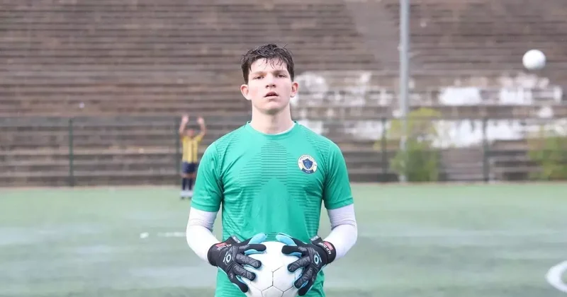 2. Lig ekibinde oynayan 15 yaşındaki kaleci Süper Lig devine doğru