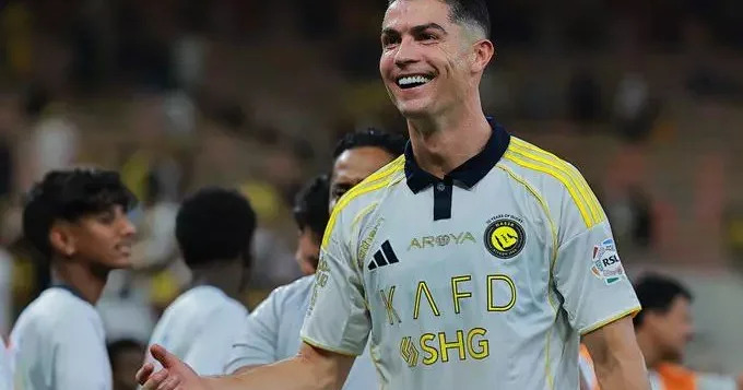 Ronaldo futbol dünyasında yine bir ilki başardı! Para basa basa tarihe geçti