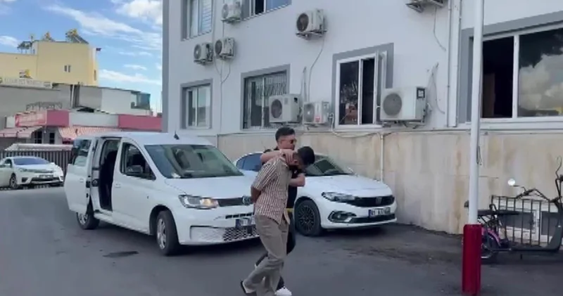 Polis kılığına giren bir şahıs üst araması yaptı, çocuğa tabancayla ateş etti