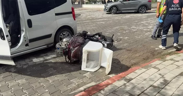 Motosikletle hafif ticari araç çarpıştı: 1 yaralı