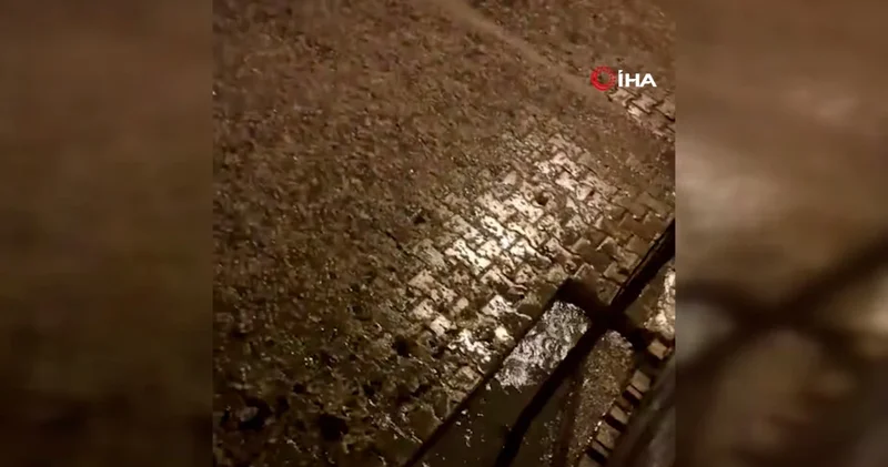 Manisa da dolu yağışı! Ceviz büyüklüğündeki dolu taneleri şaşkınlığa neden oldu