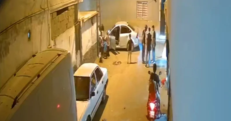 Bu kadarını da pes! Otomobiline çakar takıp mahallede üst araması yaptı, çocuğa tabancayla ateş etti