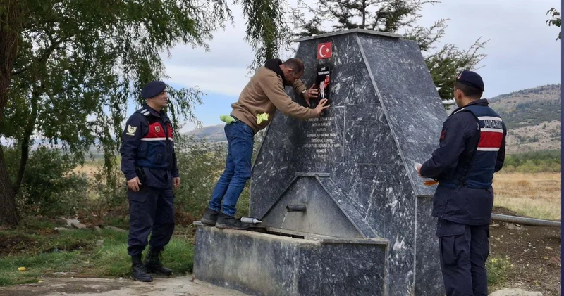 Şehit anısına yapılan çeşmeye ve Türk bayrağına çirkin saldırı