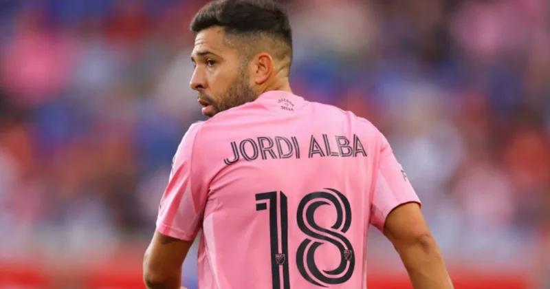 Barcelona efsanesi futbola veda ediyor Sözcü Gazetesi