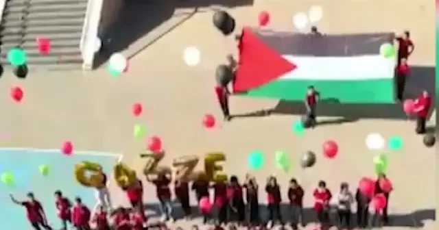 Muş ta gökyüzü Filistin için balonlarla renklendi VİDEO İZLE