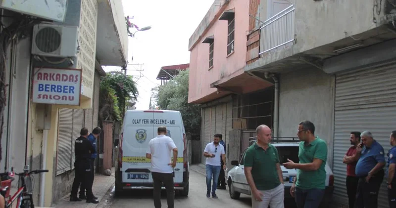 Adana da dehşet anları! Ailesini rehin alıp bıçak çekti