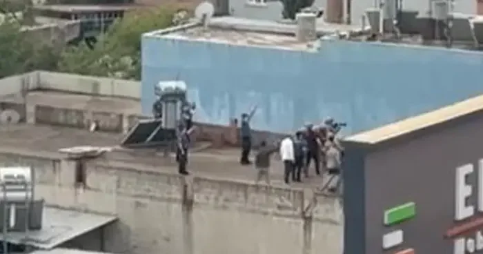 Ailesini rehin alıp polislere saldırdı! Her şeyin sebebi uyuşturucu bağımlılığı çıktı...