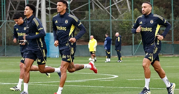 Fenerbahçe, günü iki antrenmanla tamamladı!