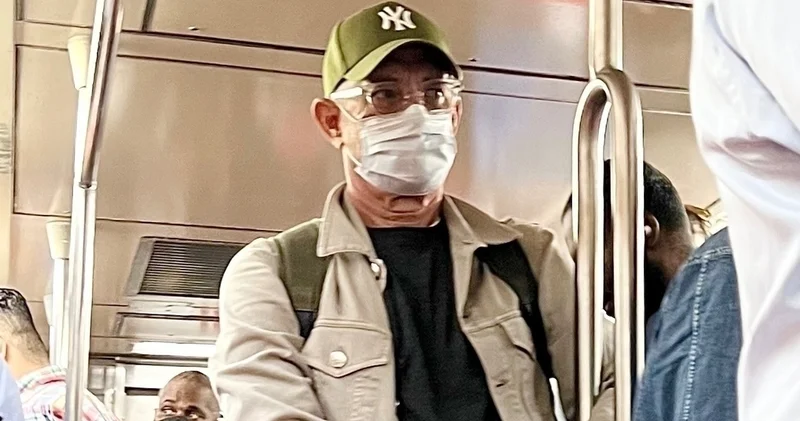 Tom Hanks New York metrosunda magazin haberleri