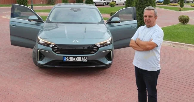 Togg T10F i kentte alan ilk kişi oldu! Görenler bir daha bakıyor: Lüks araçlar kullandım ama bu daha konforlu