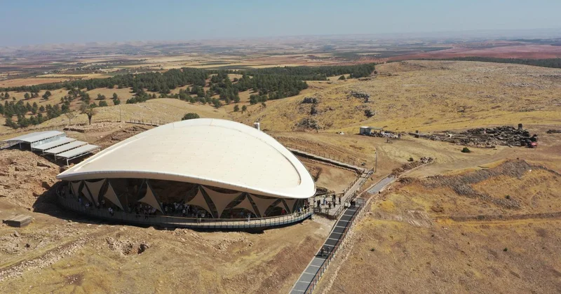 Göbeklitepe de konut olduğu değerlendirilen yeni yapıların izleri tespit edildi