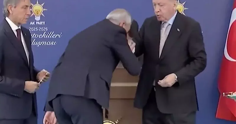 Halk buyurursa yaparım demişti, Erdoğan ın elini öperek AK Parti saflarına geçti