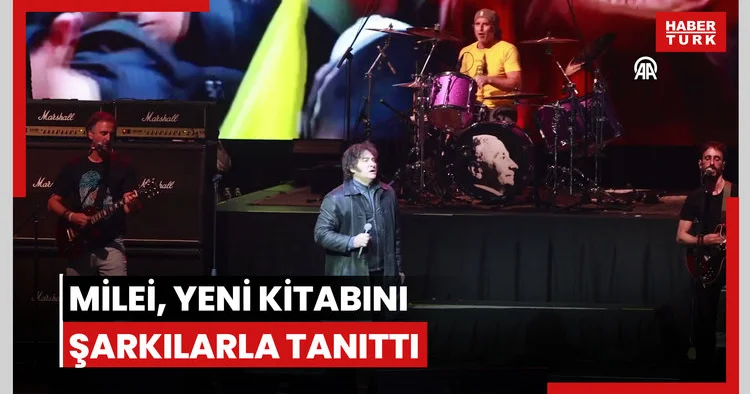 Arjantin Devlet Başkanı Milei, yeni kitabını Buenos Aires’te şarkılar söyleyerek tanıttı