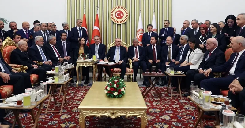 Erdoğan dan resepsiyon fotoğrafına ilk yorum: O kare gerçek Türkiye fotoğrafıdır